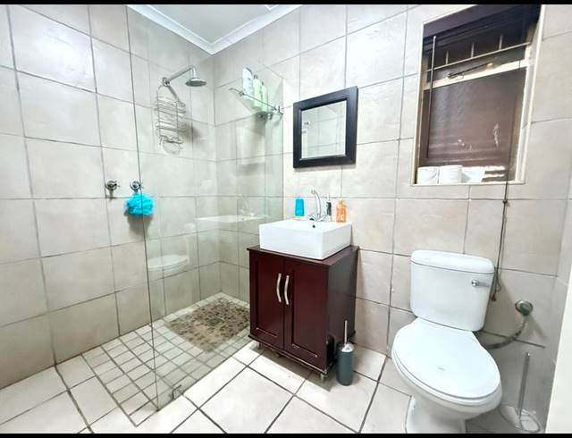 4 BEDROOM HOUSE FOR SALE IN BERGZICHT